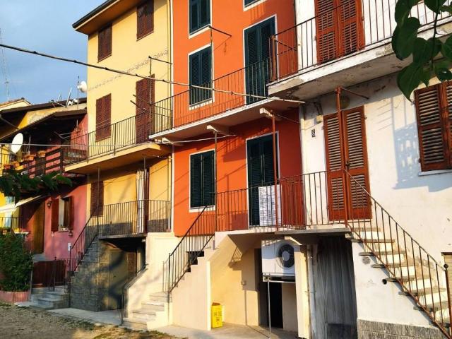 Villa Indipendente in vendita a Piemonte, Asti