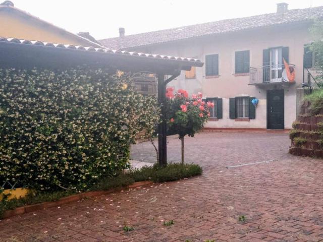 Villa Indipendente in vendita a Piemonte, Asti