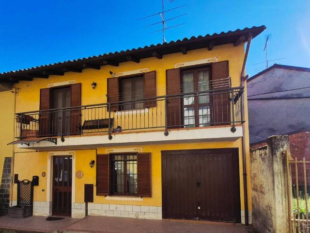 Villa Indipendente in vendita a Piemonte, Asti
