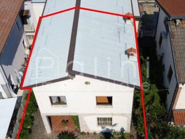 Villa Indipendente in vendita a Rodengo Saiano, Lombardia
