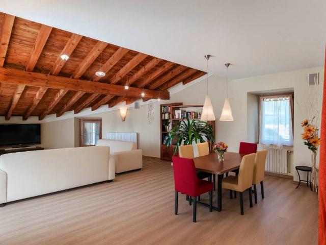 Villa Indipendente in vendita a Comunità montana della Valle Sabbia, Roè Volciano