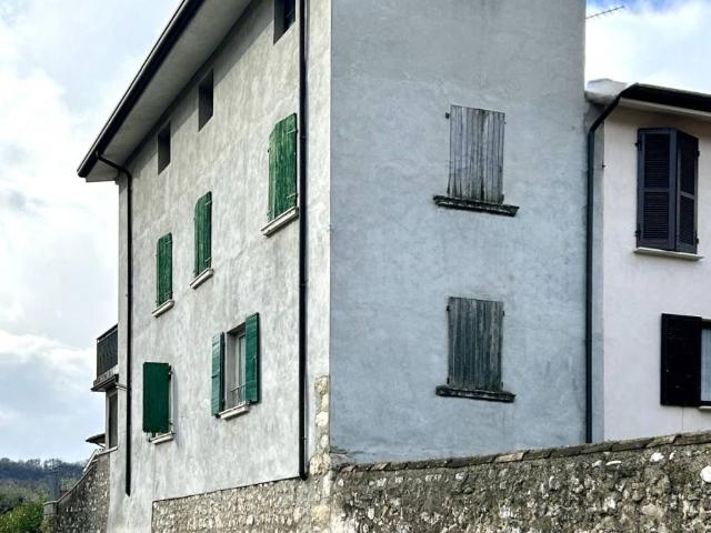 Rustico in vendita a Comunità montana della Valle Sabbia, Roè Volciano