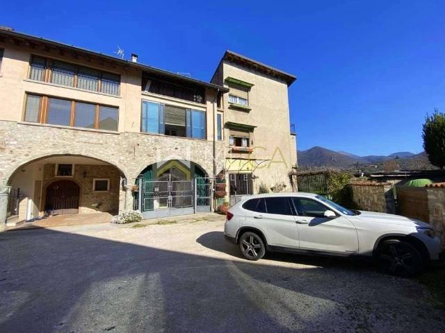 Villa Indipendente in vendita a Comunità montana della Valle Sabbia, Roè Volciano