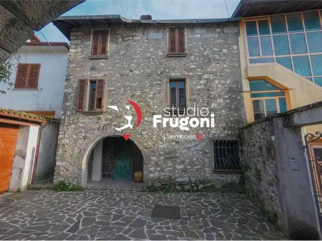 Villa Indipendente in vendita a Comunità montana della Valle Sabbia, Roè Volciano
