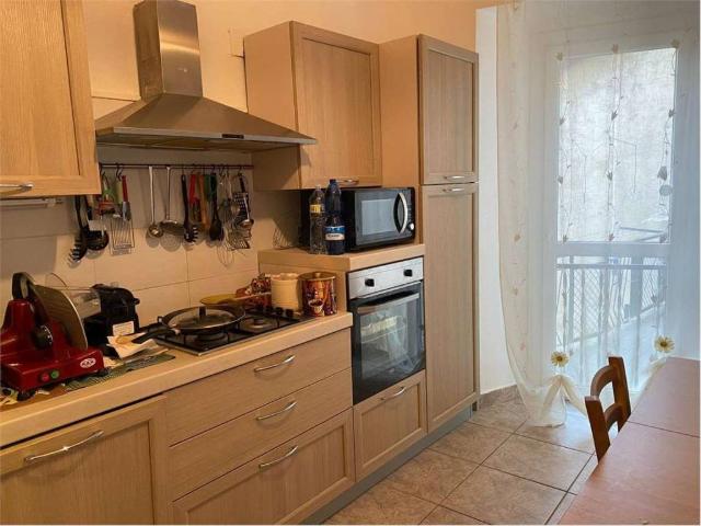 Villa Indipendente in vendita a Rogeno, Lombardia