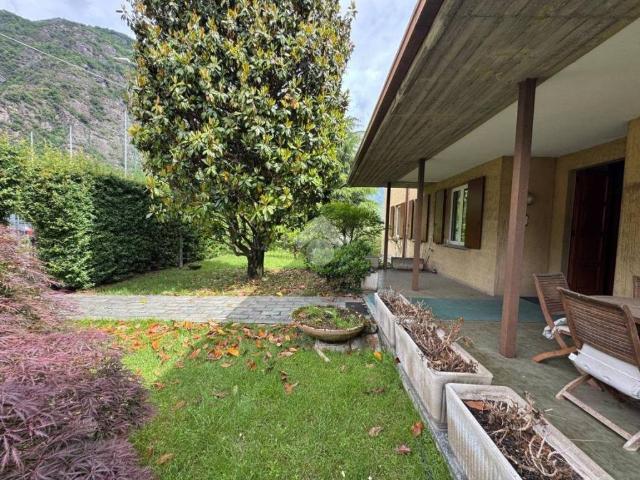 Villa Indipendente in vendita a Rogno, Lombardia