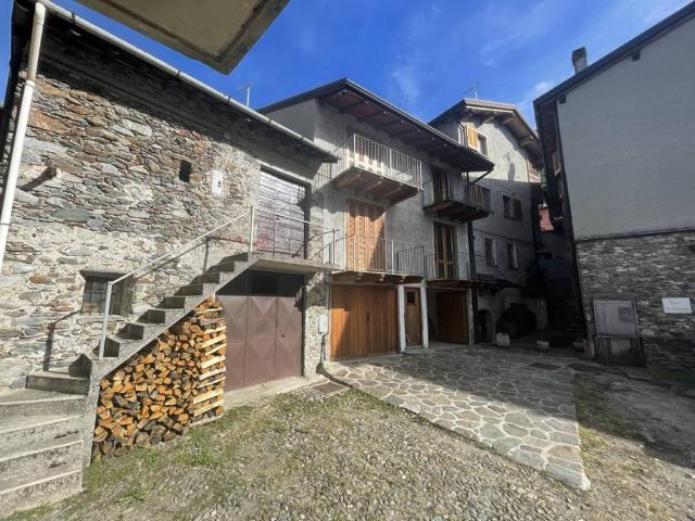 Villa Indipendente in vendita a Rogolo, Lombardia