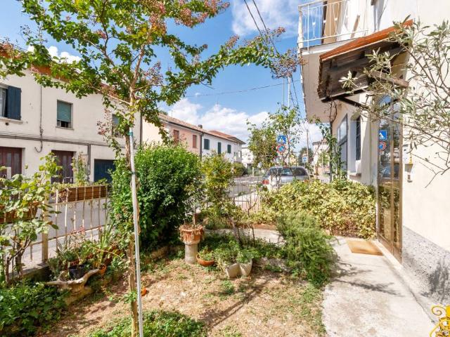 Villa Indipendente in vendita a Pianura Reggiana, Re