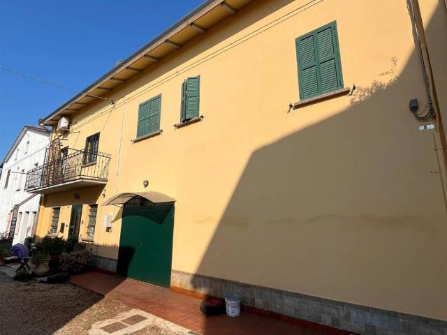 Villa Indipendente in vendita a Pianura Reggiana, Re