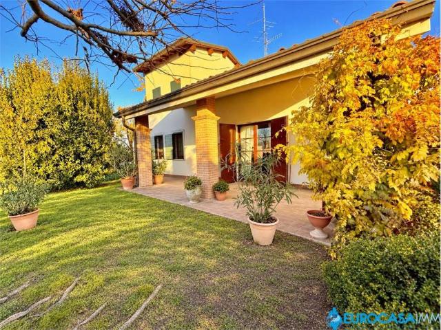 Villa Indipendente in vendita a Rolo, Reggio nell'Emilia