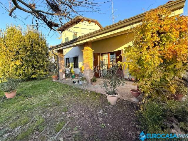 Villa Indipendente in vendita a Pianura Reggiana, Re
