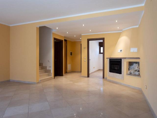 Villa Indipendente in vendita a San Giorgio di Acilia, Roma Capitale