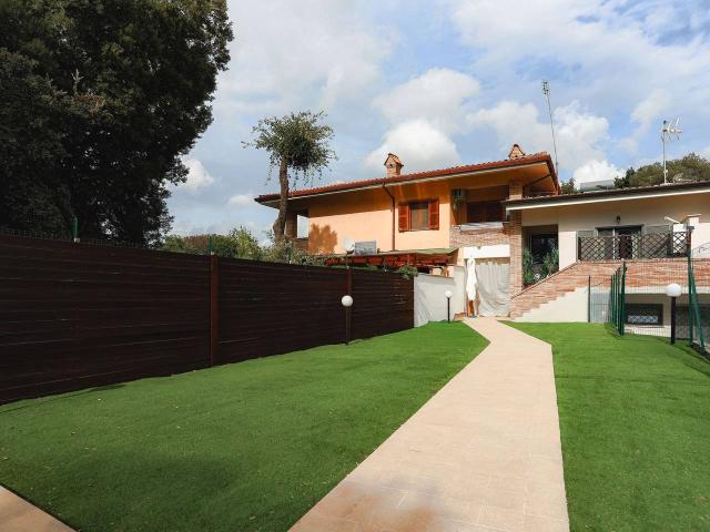 Villa Indipendente in vendita a Municipio Roma X, Roma Capitale