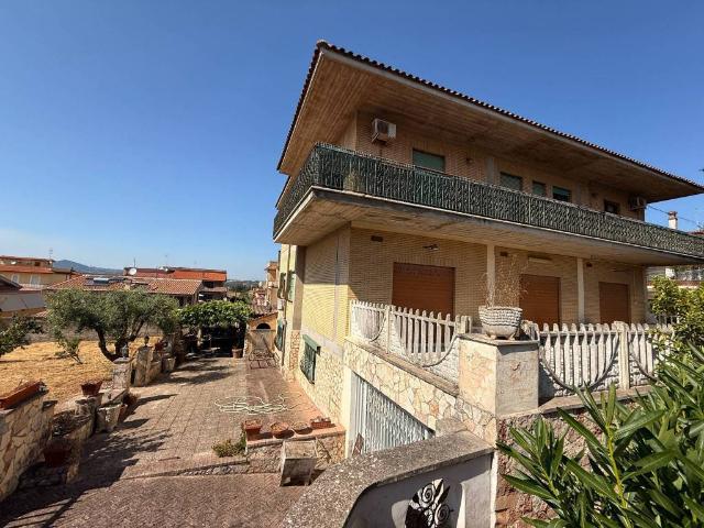 Villa Indipendente in vendita a Roma Capitale, Lazio