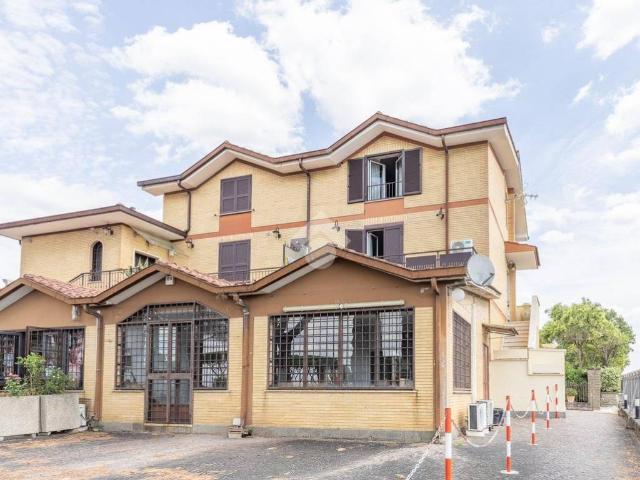 Villa Indipendente in vendita a Municipio Roma VII, Roma Capitale