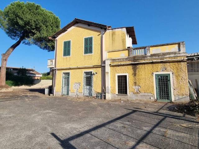 Villa Indipendente in vendita a Municipio Roma VI, Roma Capitale