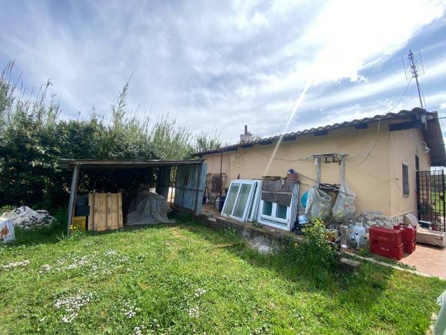 Villa Indipendente in vendita a Centroni, Roma Capitale