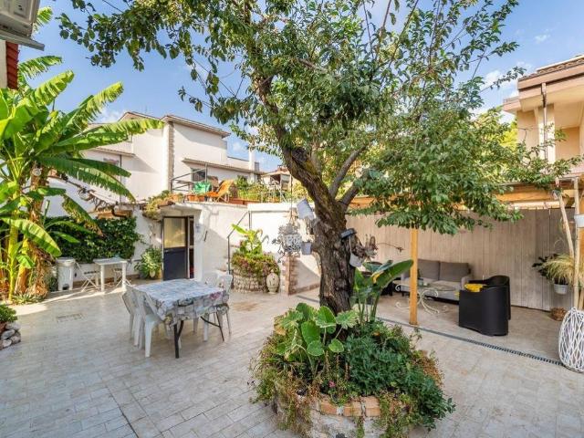 Villa Indipendente in vendita a Morena, Roma
