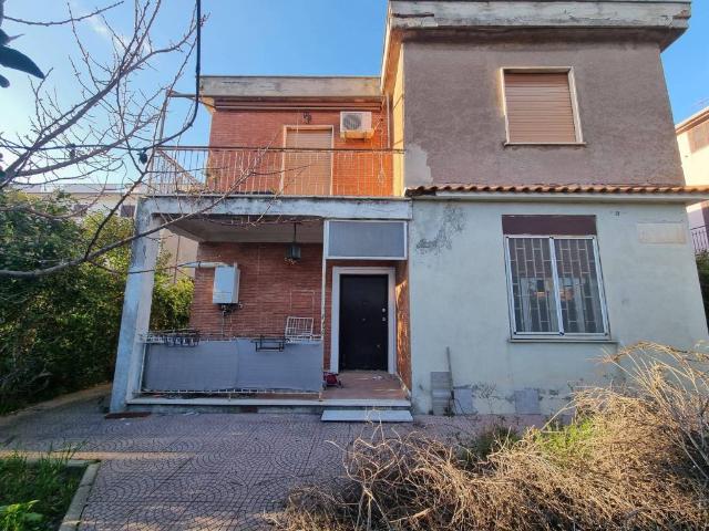 Villa Indipendente in vendita a Municipio Roma X, Roma Capitale