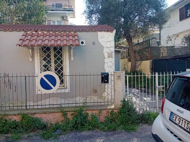 Villa Indipendente in vendita a Municipio Roma XV, Roma Capitale