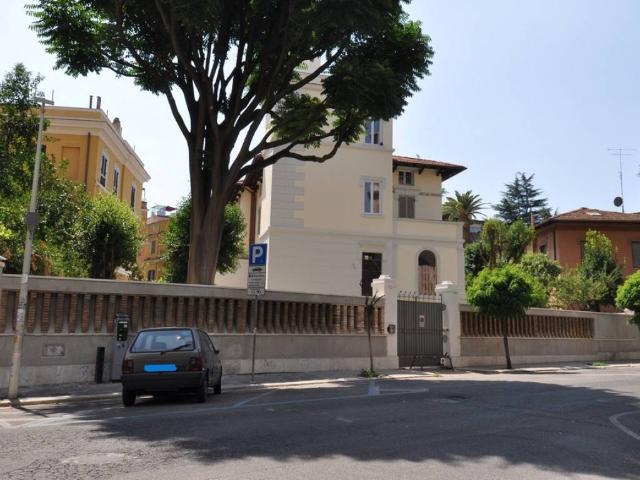 Villa Indipendente in vendita a Municipio Roma II, Roma Capitale