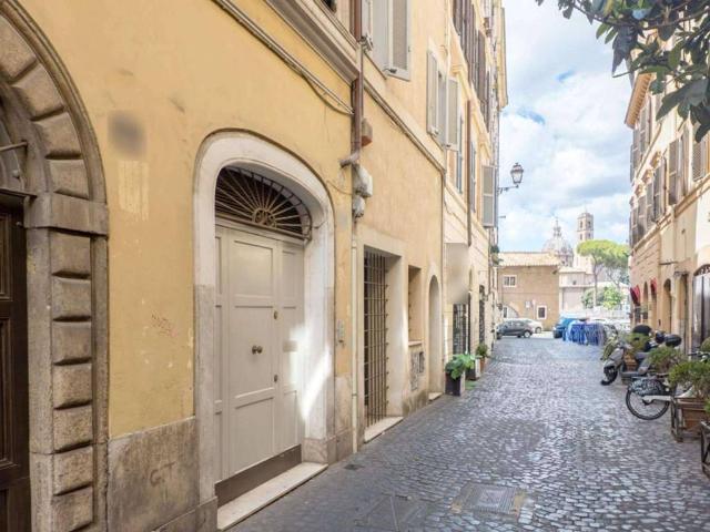 Palazzo in vendita a Monti, Roma