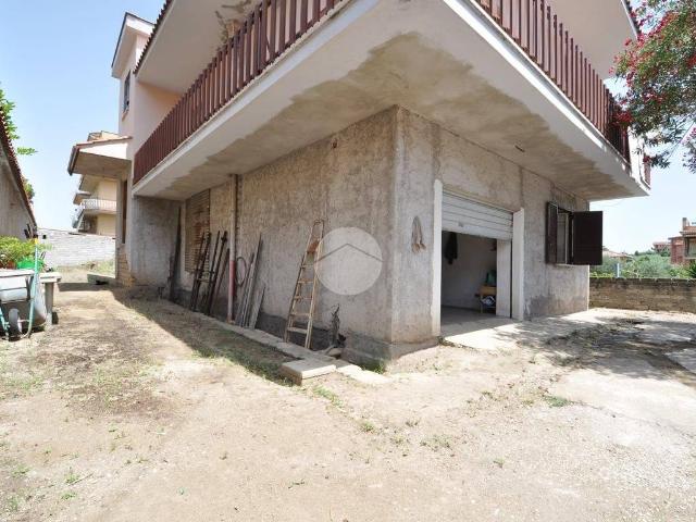Villa Indipendente in vendita a Prato Fiorito, Roma Capitale