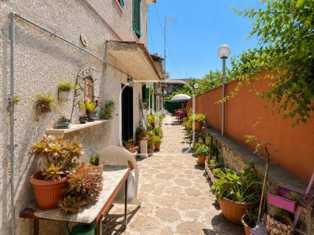 Villa Indipendente in vendita a Municipio Roma VI, Roma Capitale