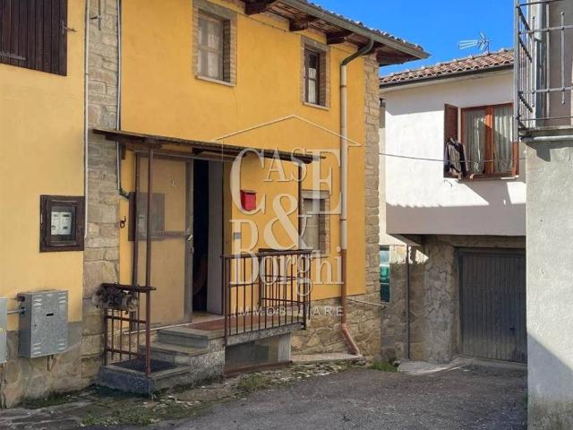 Villa Indipendente in vendita a Romagnese, Lombardia