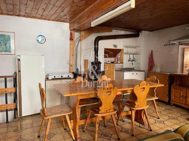 Villa Indipendente in vendita a Romagnese, Lombardia