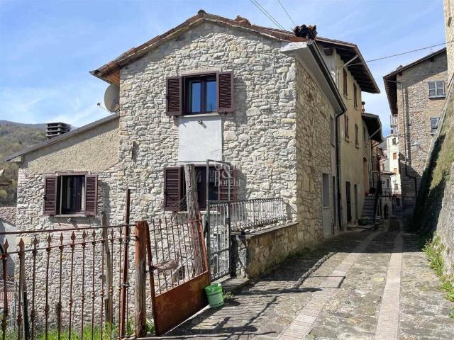 Villa Indipendente in vendita a Romagnese, Lombardia