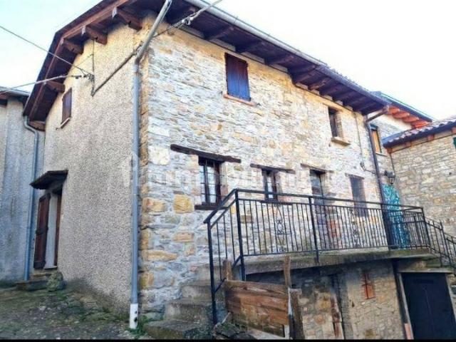 Villa Indipendente in vendita a Romagnese, Lombardia