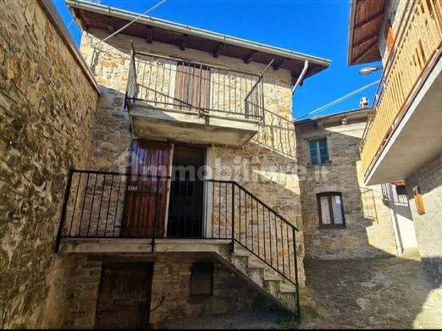 Villa Indipendente in vendita a Romagnese, Lombardia