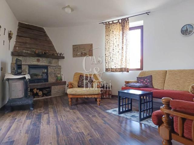 Villa Indipendente in vendita a Romagnese, Lombardia