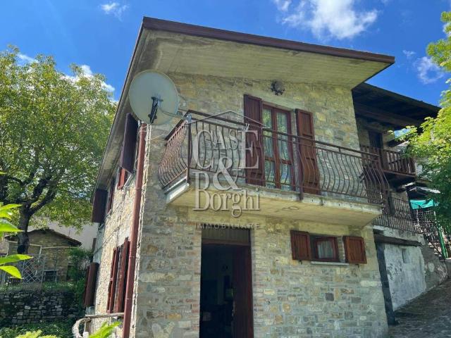 Villa Indipendente in vendita a Romagnese, Lombardia