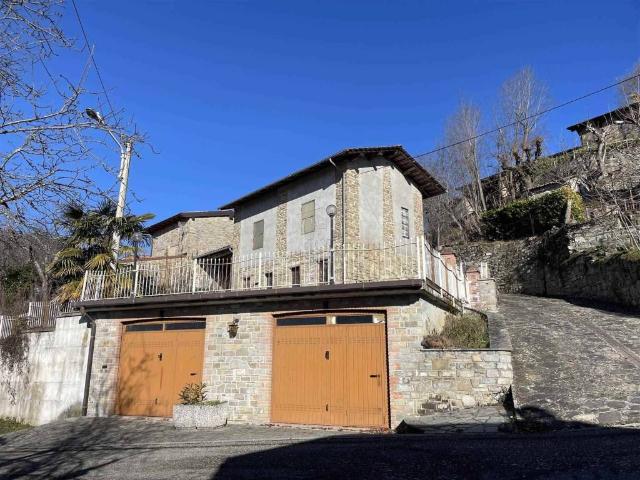 Villa Indipendente in vendita a Romagnese, Lombardia