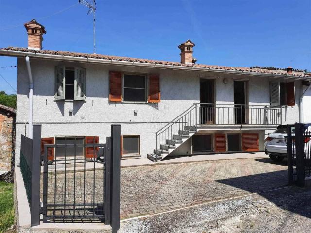 Villa Indipendente in vendita a Romagnese, Lombardia