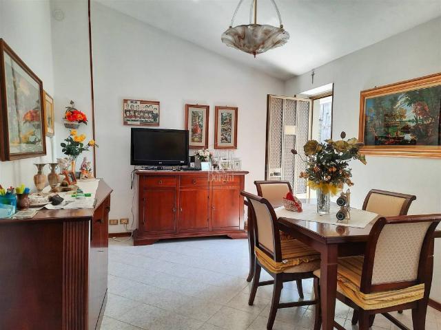 Villa Indipendente in vendita a Romagnese, Lombardia