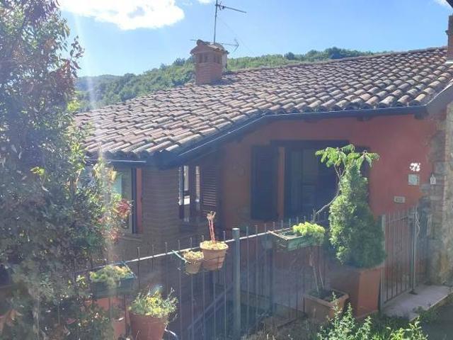 Villa Indipendente in vendita a Romagnese, Lombardia