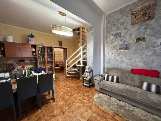 Villa Indipendente in vendita a Romano Di Lombardia, Lombardia