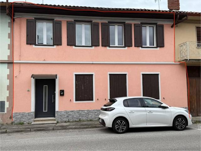 Villa Indipendente in vendita a Romans D'isonzo, Friuli-Venezia Giulia
