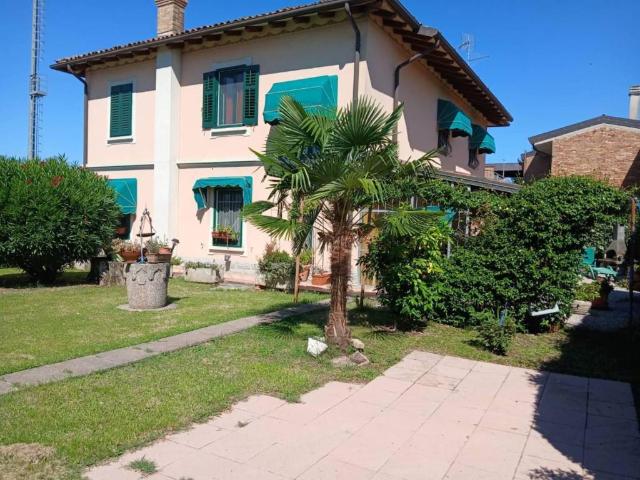 Villa Indipendente in vendita a Romans D'isonzo, Friuli-Venezia Giulia