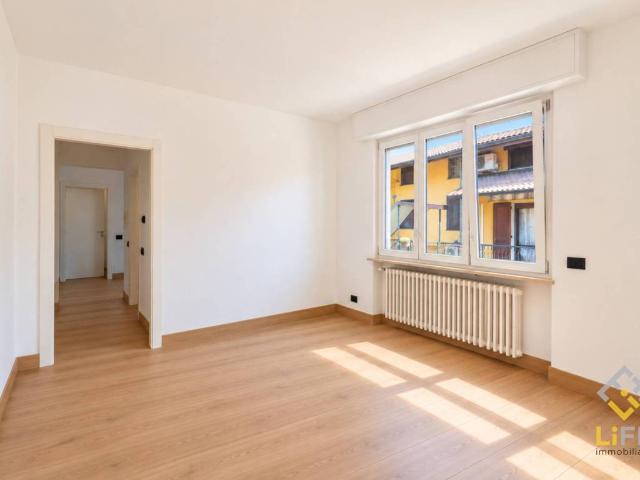 Villa Indipendente in vendita a Romentino, Novara