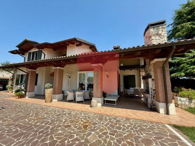 Villa Indipendente in vendita a Roncà, Veneto