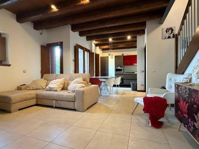 Villa Indipendente in vendita a RONCHI CENTRO, Ronchi dei Legionari