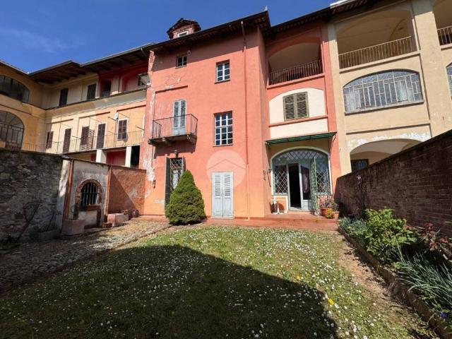Villa Indipendente in vendita a Piemonte, Biella
