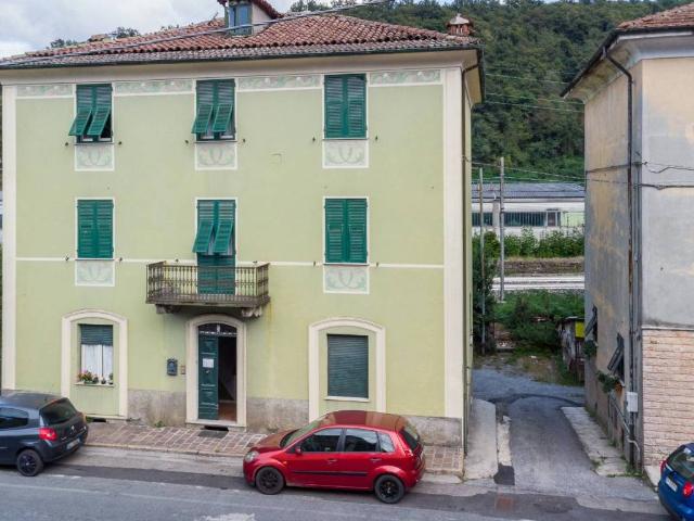 Villa Indipendente in vendita a Ronco Scrivia, Liguria