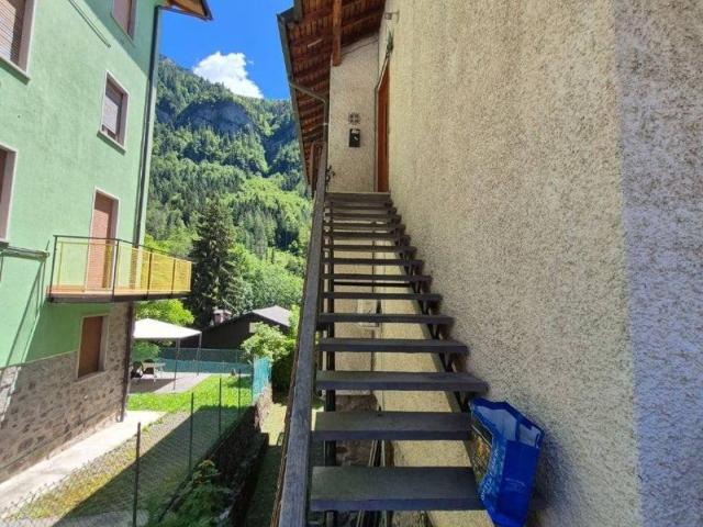 Villa Indipendente in vendita a Comunità Montana della Valle Brembana, Roncobello