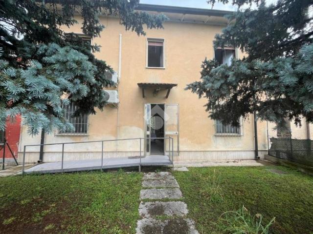 Villa Indipendente in vendita a Roncoferraro, Lombardia