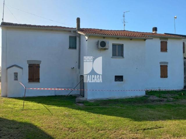 Villa Indipendente in vendita a Roncoferraro, Lombardia